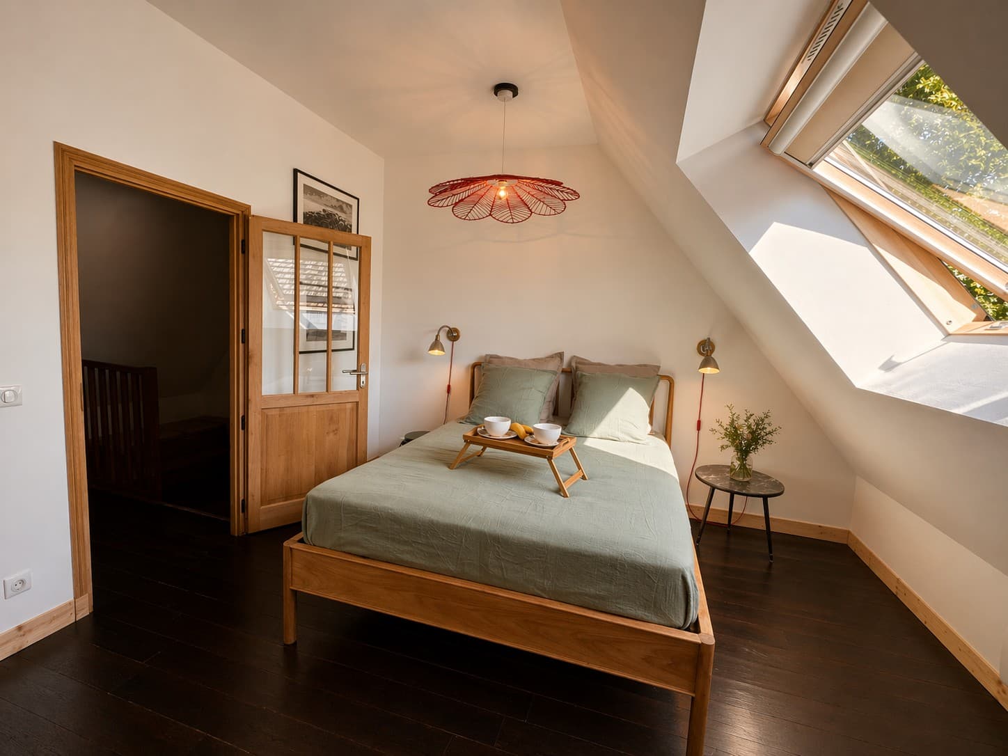 Chambre du Bout du Monde 2, décoration chinée et atmosphère intimiste